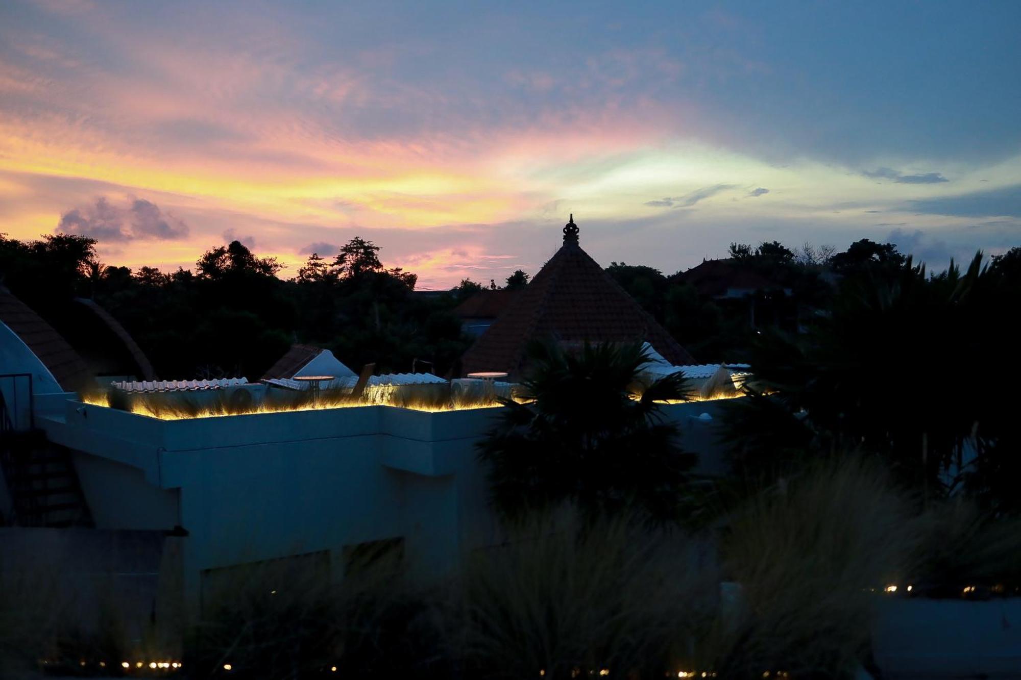 Kaya Uluwatu Hostel Bagian luar foto